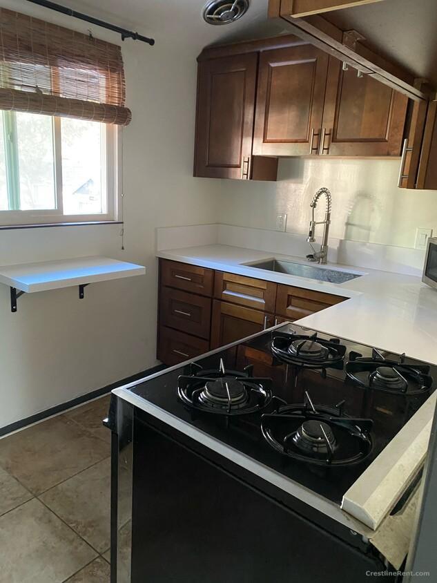 Spacious 2nd Floor Apartment at the Alpine Mall